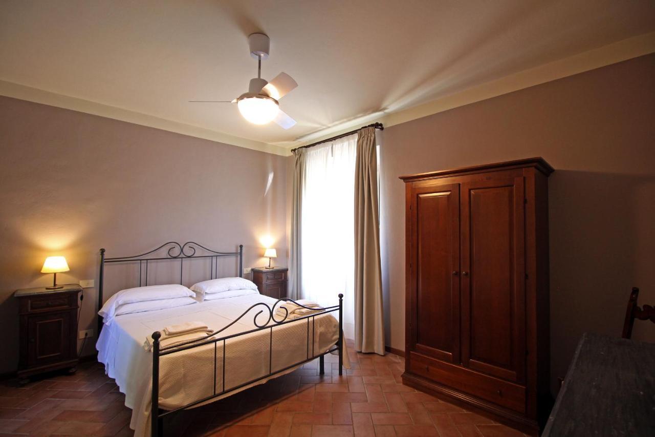 Agriturismo Casale Dello Sparviero Castellina in Chianti Exterior foto