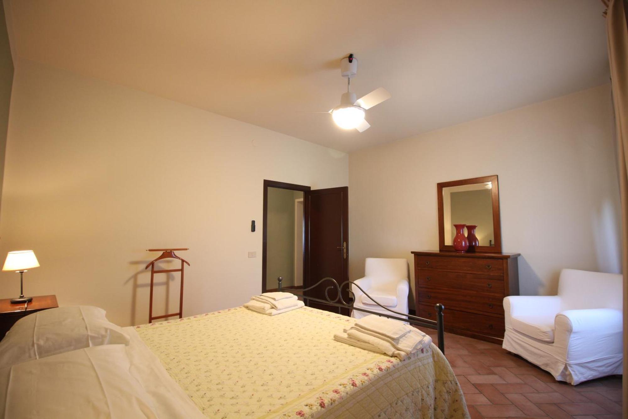 Agriturismo Casale Dello Sparviero Castellina in Chianti Exterior foto
