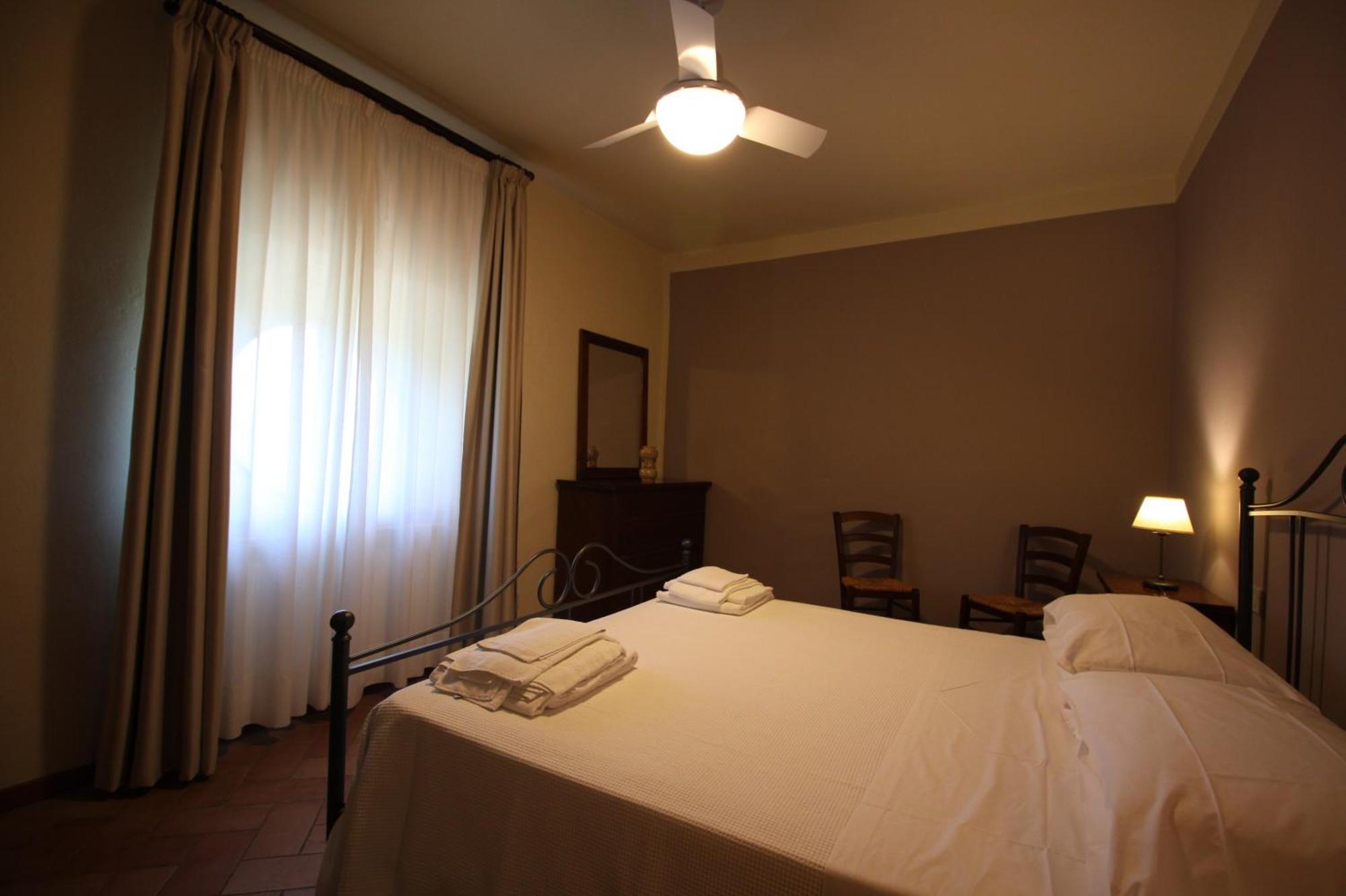 Agriturismo Casale Dello Sparviero Castellina in Chianti Habitación foto
