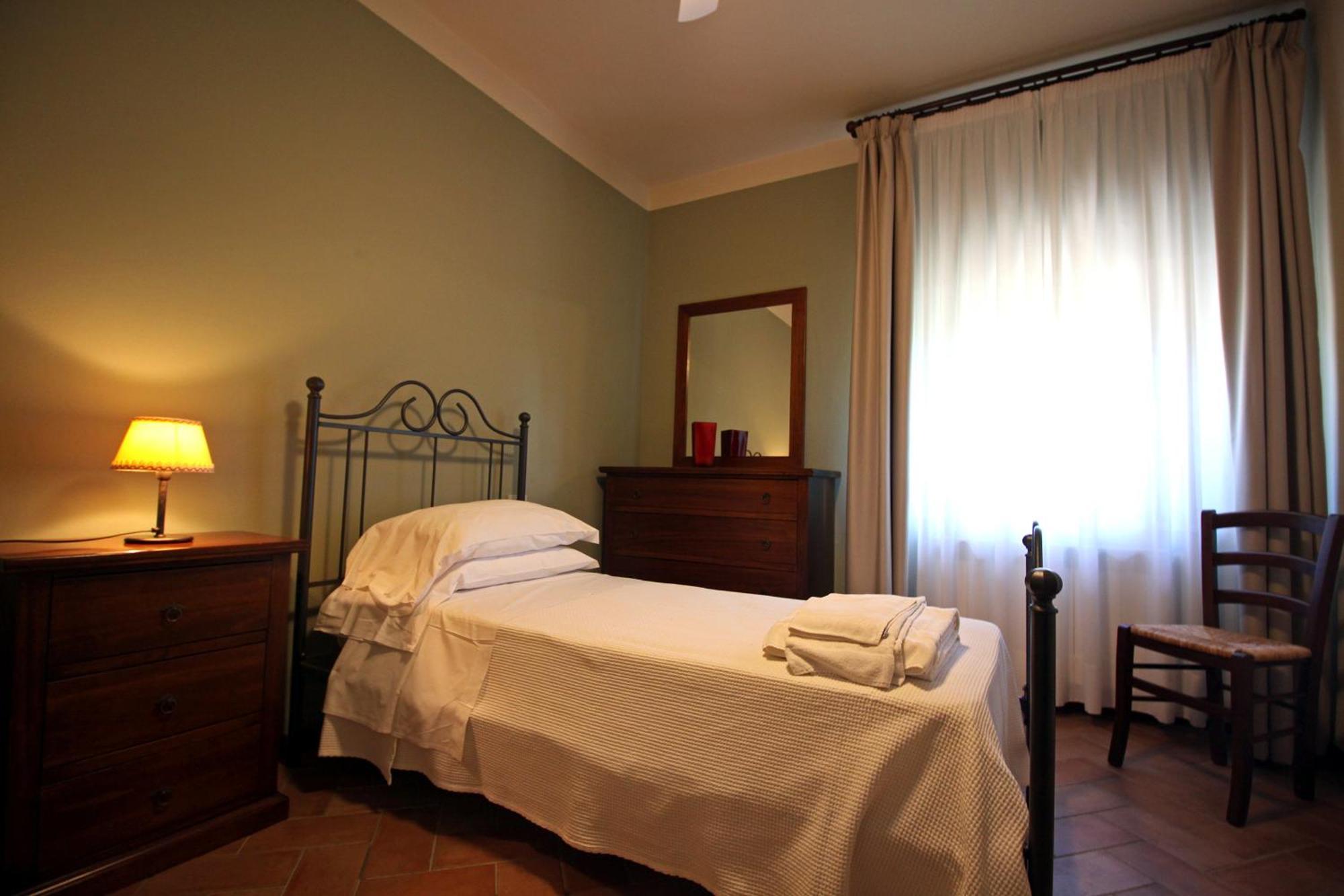 Agriturismo Casale Dello Sparviero Castellina in Chianti Habitación foto